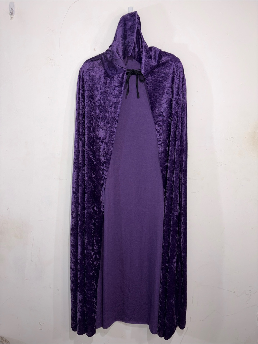 Fun World Purple Crushed Velvet Hooded Cape Cloak Adult One Size Halloween Witch